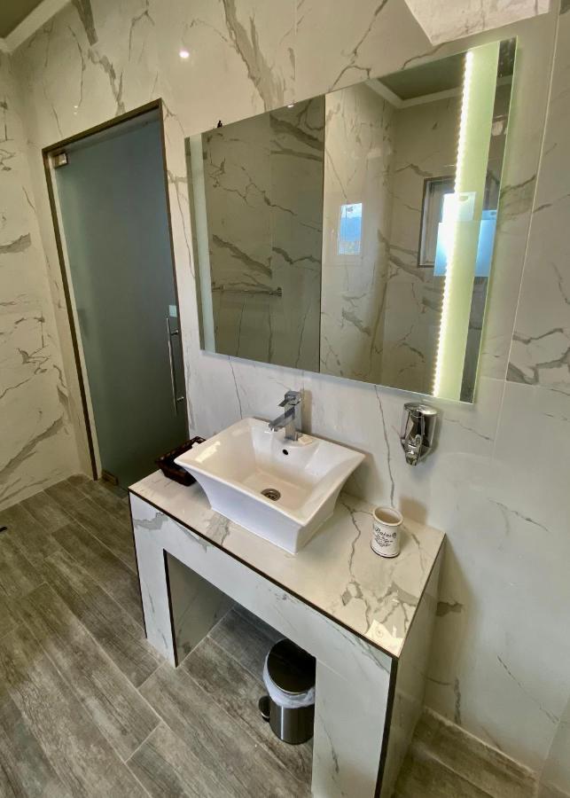 Luxury Apartments Ivon 플로브디프 외부 사진
