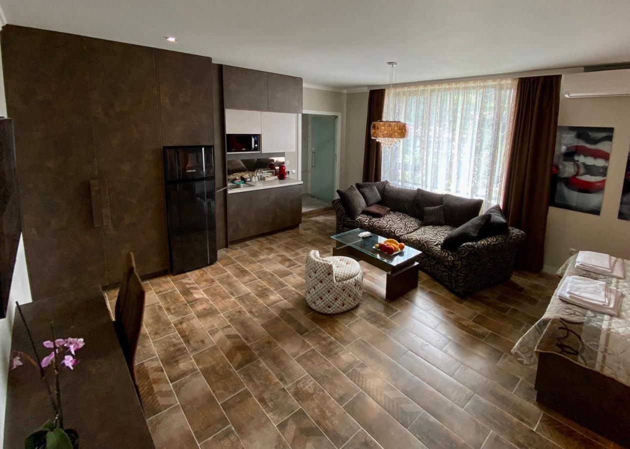 Luxury Apartments Ivon 플로브디프 외부 사진