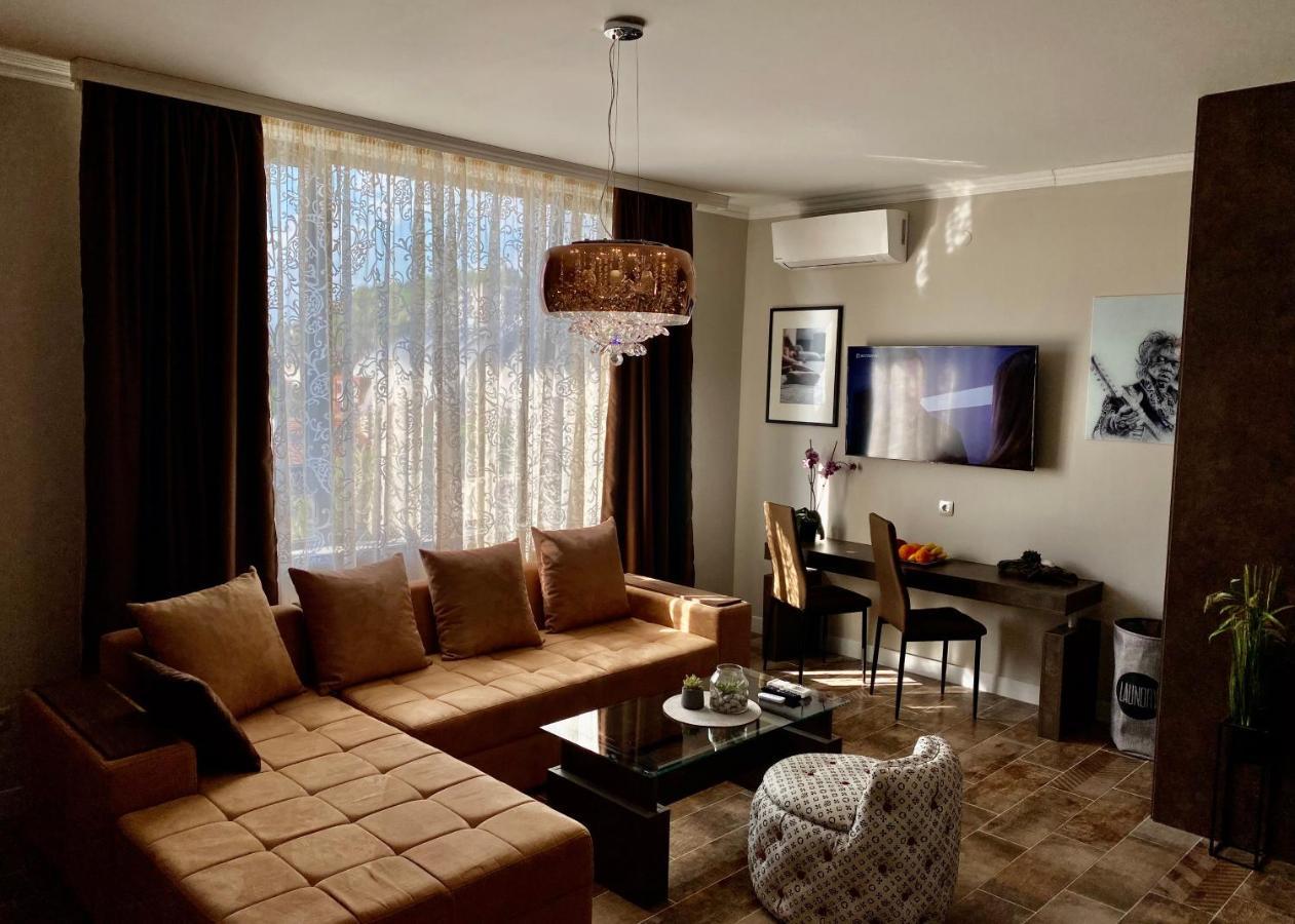 Luxury Apartments Ivon 플로브디프 외부 사진